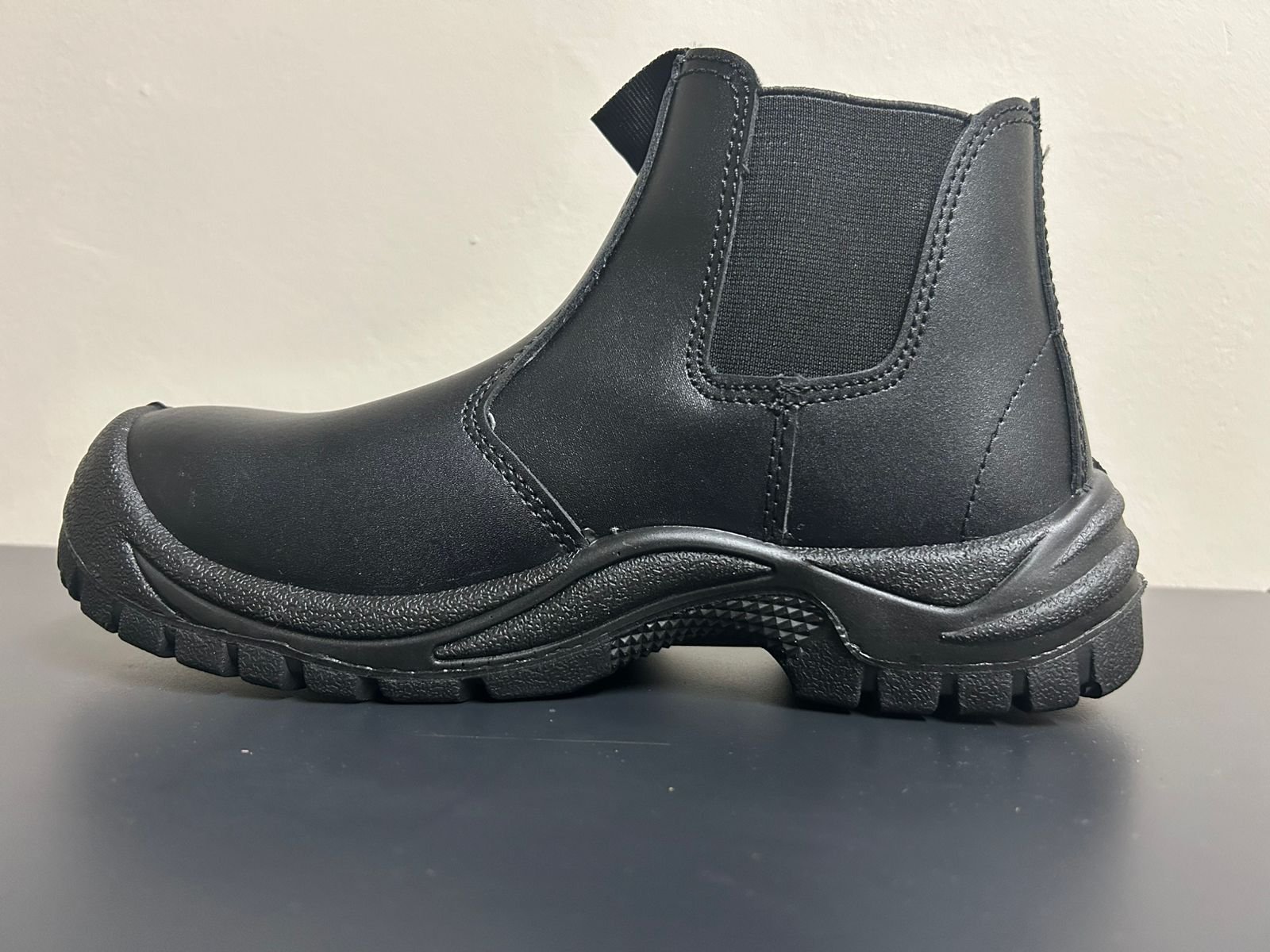 Safety boots
